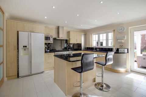 19 Grenadier Close, Shinfield, Reading, RG2 9EZ
