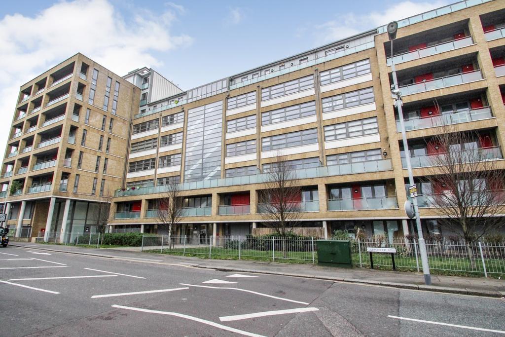 Clematis House, Leyton, London, E10 5GY 2 bed apartment £1,600 pcm (£