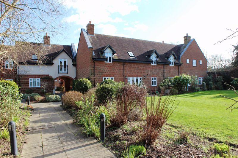 St. Leonards Street, West Malling 3 bed semidetached house £699,995