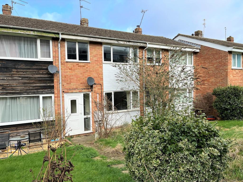 Windrush, Highworth, Wilts, SN6 7DX 3 bed terraced house £190,000
