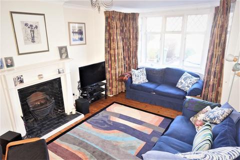 82 The Avenue, West Wickham, BR4 0DZ