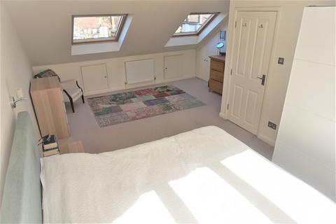 82 The Avenue, West Wickham, BR4 0DZ