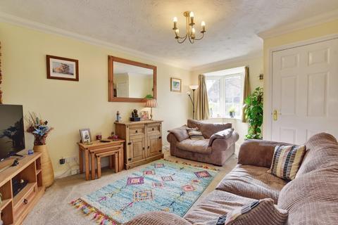 17 Clark Crescent, Towcester, NN12 7AG