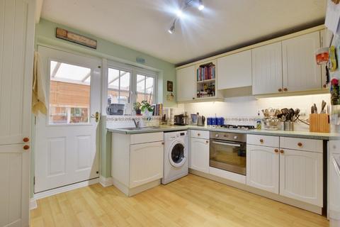 17 Clark Crescent, Towcester, NN12 7AG