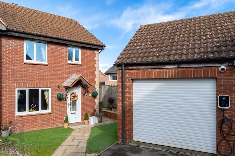 Kenilworth Close, Belmont, Hereford... 3 bed semidetached house £265,000