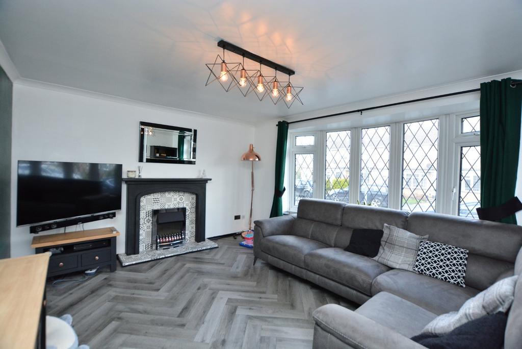Stone Brig Lane, Rothwell, Leeds 3 bed detached house £299,995