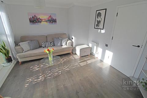 Flat 5, 31b Eastway, London, E9 5JQ
