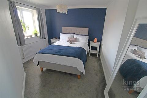 Flat 5, 31b Eastway, London, E9 5JQ