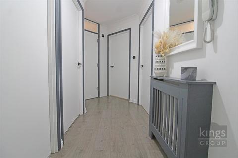 Flat 5, 31b Eastway, London, E9 5JQ