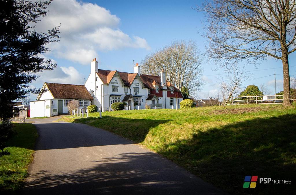 The Farmers Pub nearby.jpg