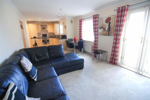 18 Mayflower Way, Wombwell, Barnsley, S73 0AJ