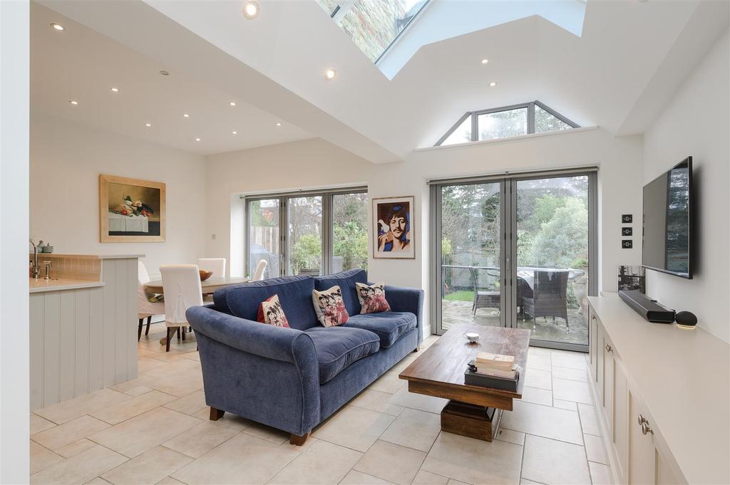 Dunmore Road, West Wimbledon, SW20 5 bed house