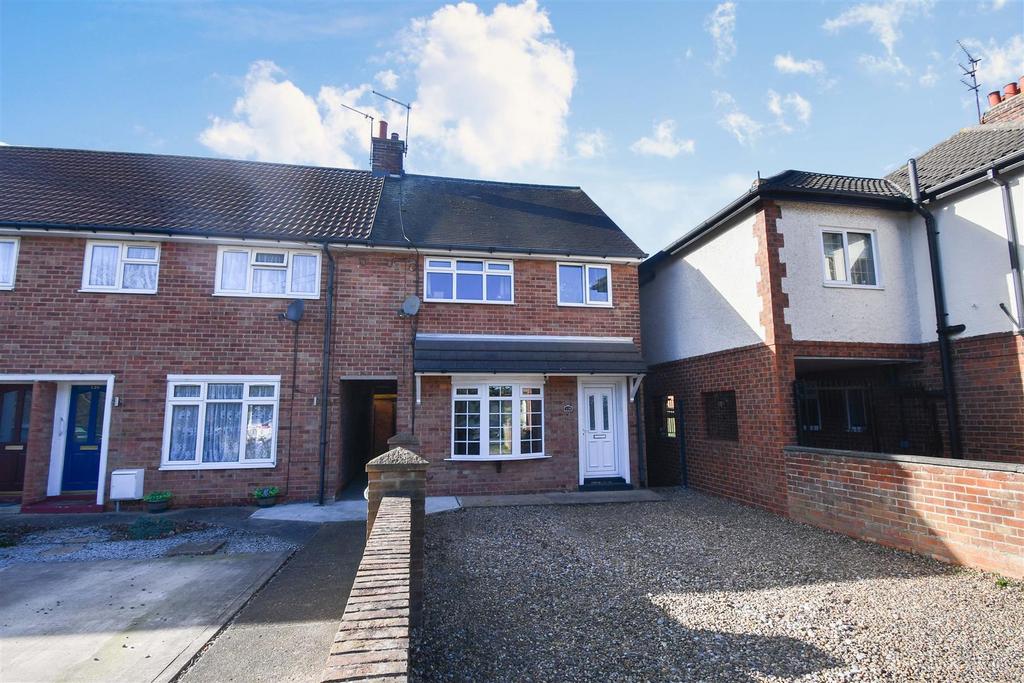 Anlaby Park Road North, Hull 3 bed end of terrace house £155,000