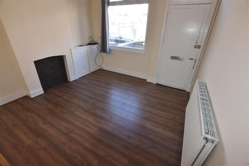 Raymond Road, Leicester 3 bed terraced house £825 pcm (£190 pw)