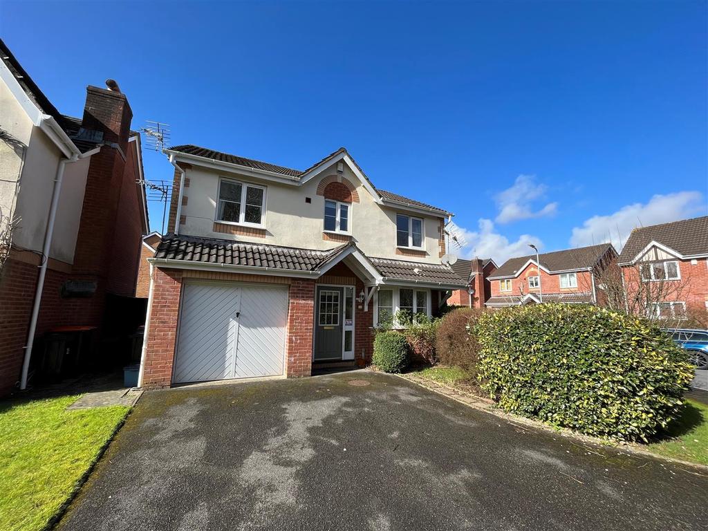 Campanula Drive, Rogerstone, Newport 4 bed detached house £345,000