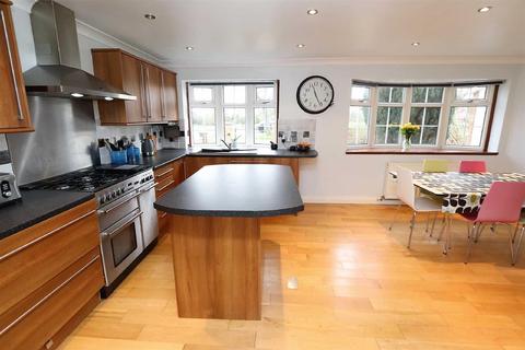 6 Andrews Close, Soulbury, Leighton Buzzard, LU7 0DQ