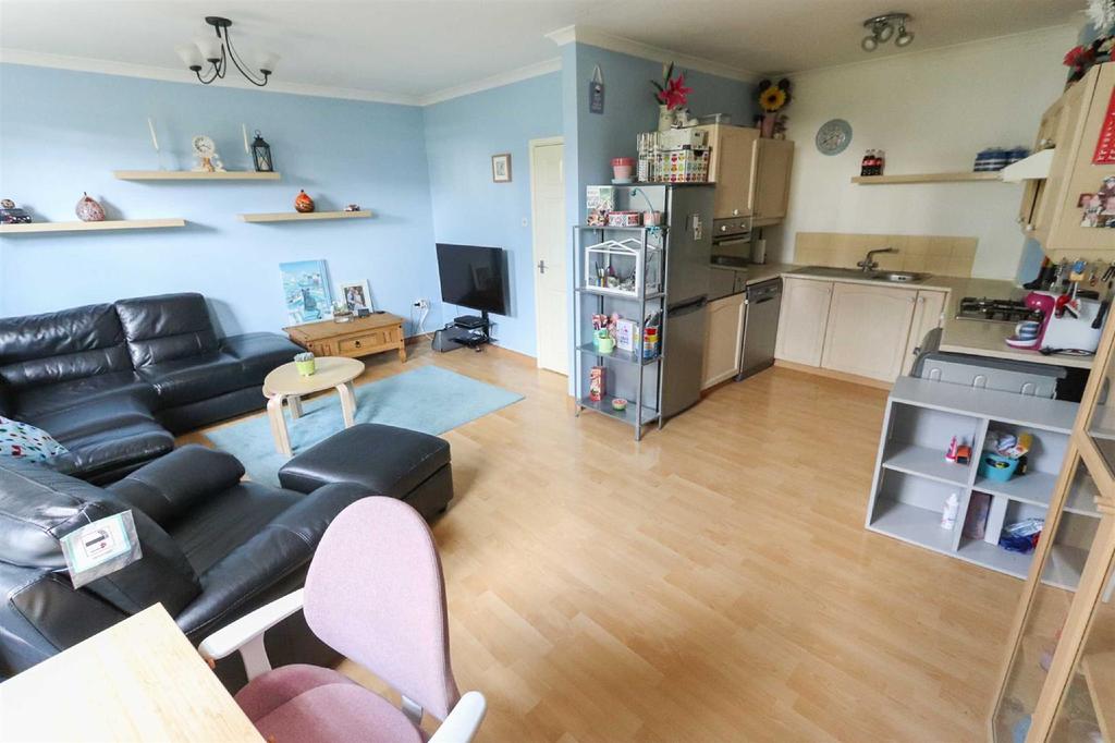 The Courtlands, Mentmore Road, Linslade 1 bed flat £185,000