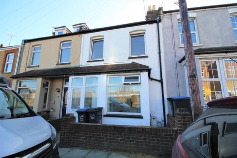 2 bedroom terraced house to rent, College Road, Margate