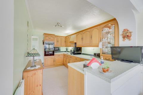 41 Ferry Road, Hullbridge, Hockley, SS5 6DN