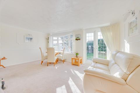41 Ferry Road, Hullbridge, Hockley, SS5 6DN
