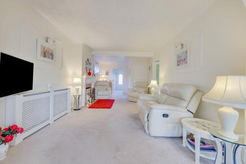 41 Ferry Road, Hullbridge, Hockley, SS5 6DN