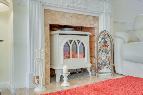 41 Ferry Road, Hullbridge, Hockley, SS5 6DN