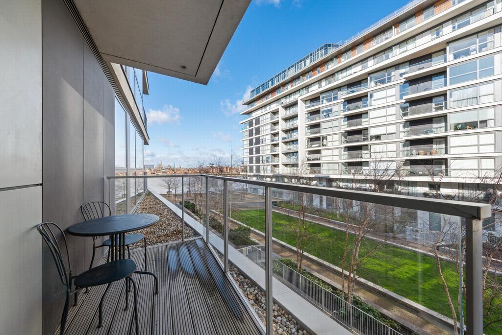 Granite Apartments, River Gardens Walk, Greenwich, SE10 2 bed flat £