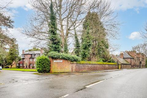 23, Tudor Court Castle Way, Feltham, TW13 7QQ