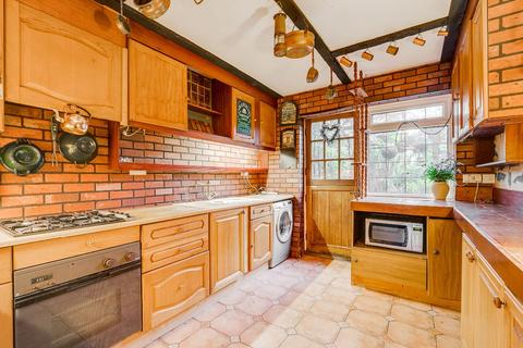 23, Tudor Court Castle Way, Feltham, TW13 7QQ