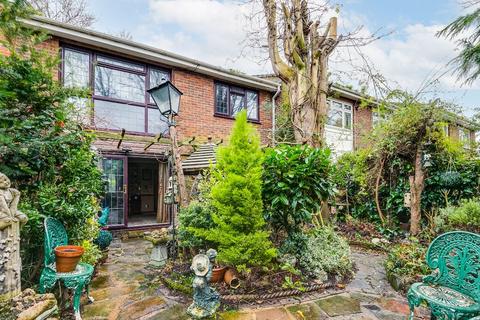 23, Tudor Court Castle Way, Feltham, TW13 7QQ
