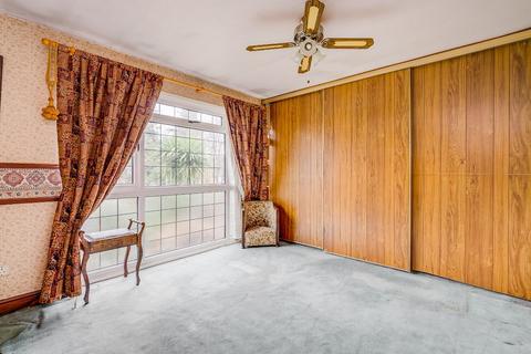 23, Tudor Court Castle Way, Feltham, TW13 7QQ