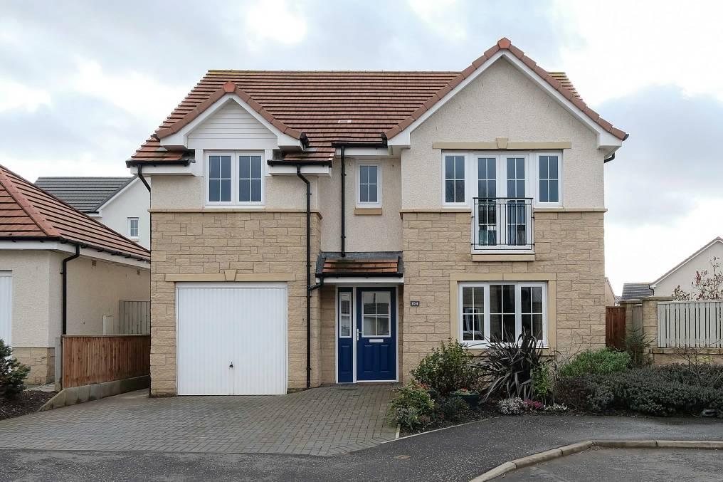 104 Easter Langside Drive, DALKEITH... 4 bed detached house £320,000