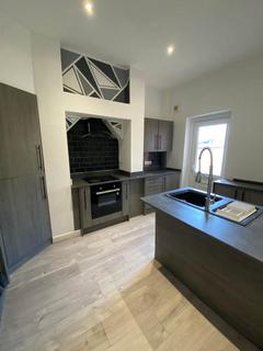3 bedroom terraced house to rent, 38 Plodder Lane Farnworth