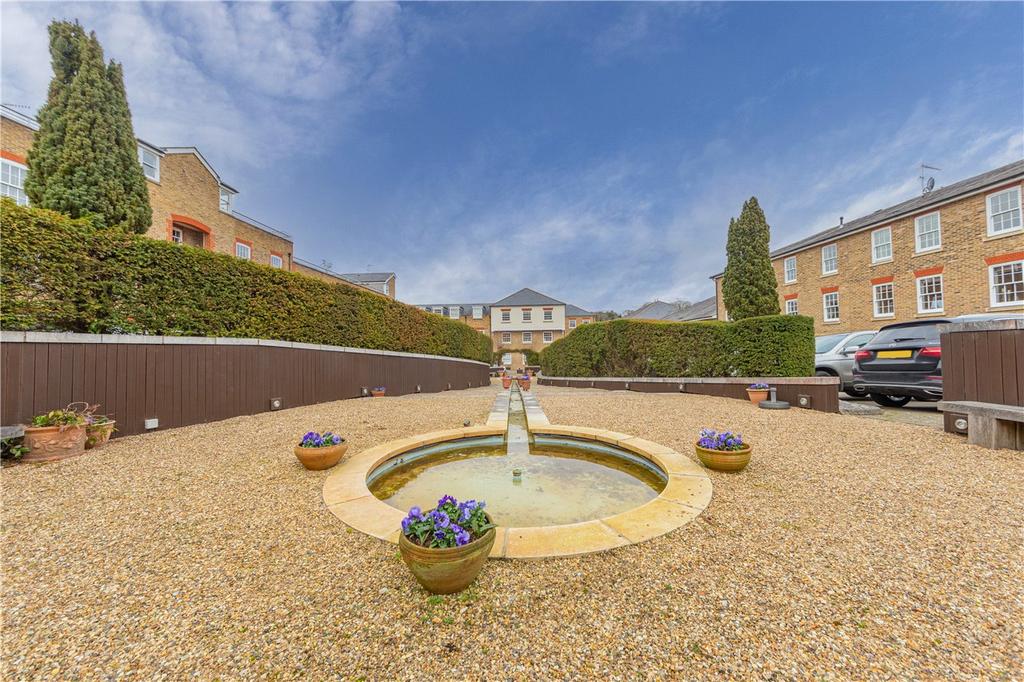 Manor Street, Berkhamsted, Hertfordshire 3 bed terraced house £800,000