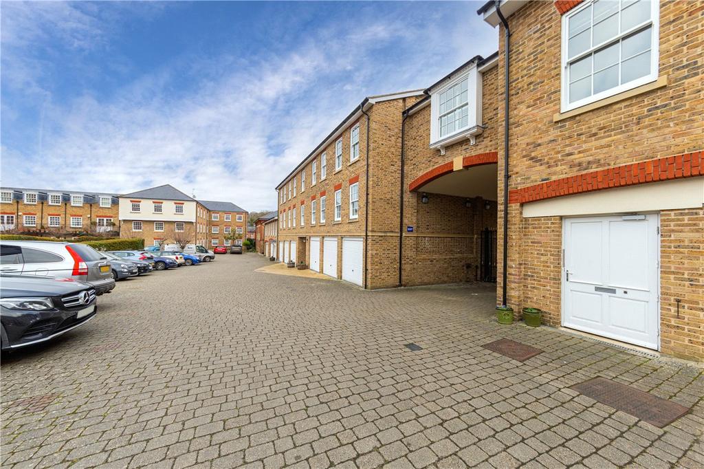 Manor Street, Berkhamsted, Hertfordshire 3 bed terraced house £800,000