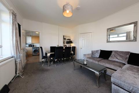 24 Broomlea Crescent, Edinburgh, EH12 7NR