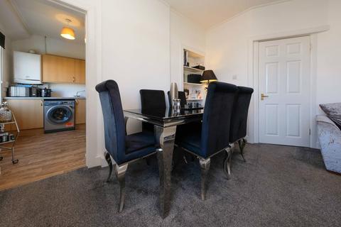 24 Broomlea Crescent, Edinburgh, EH12 7NR