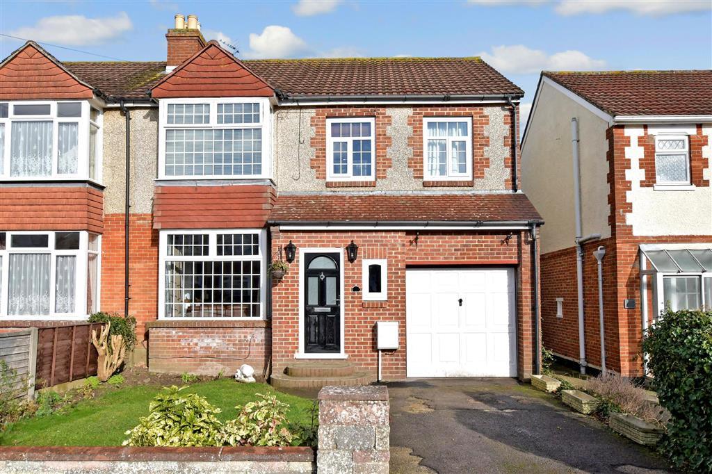 Bushy Mead, Waterlooville, Hampshire 4 bed semidetached house £440,000