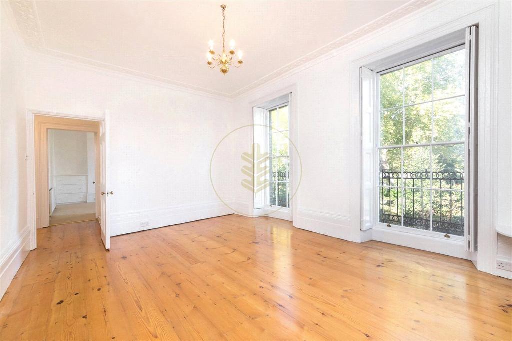 Canonbury Square, Islington, London, N1 2 bed apartment £925,000