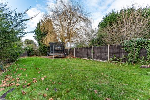 4 Crouch Croft, London, SE9 3HX