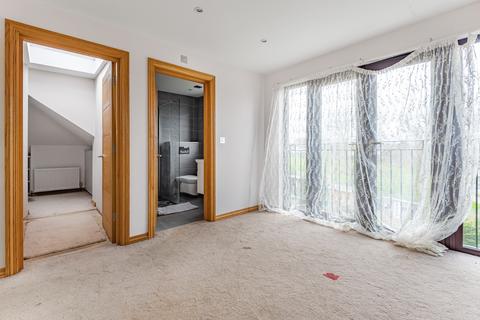 4 Crouch Croft, London, SE9 3HX