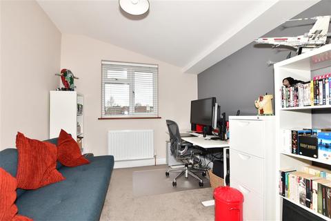 53 Stewards Green Road, Epping, CM16 7DA