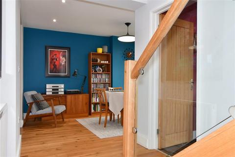 53 Stewards Green Road, Epping, CM16 7DA