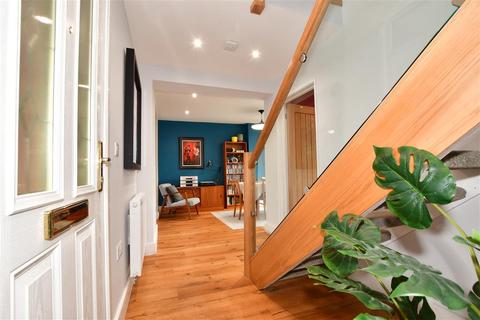 53 Stewards Green Road, Epping, CM16 7DA