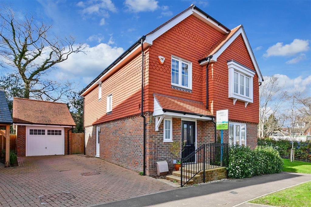 Kingfisher Drive, Crowborough, East... 4 bed detached house £650,000