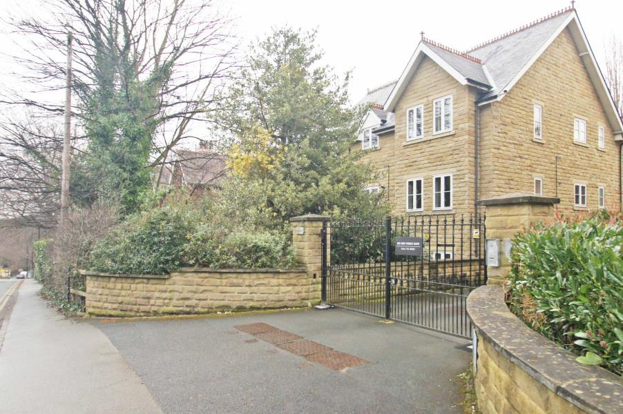LINFIELD, GROVE ROAD, HEADINGLEY... 2 bed apartment £950 pcm (£219 pw)