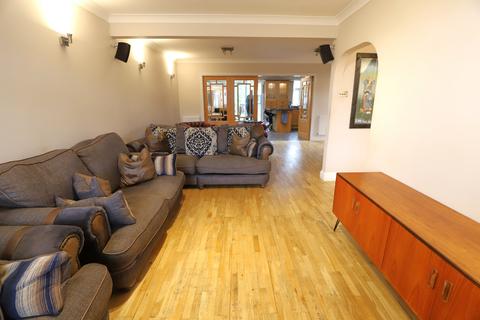 24 Grange Close, Hayes, UB3 2RU