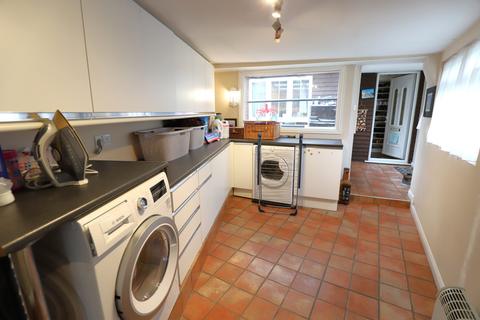 24 Grange Close, Hayes, UB3 2RU