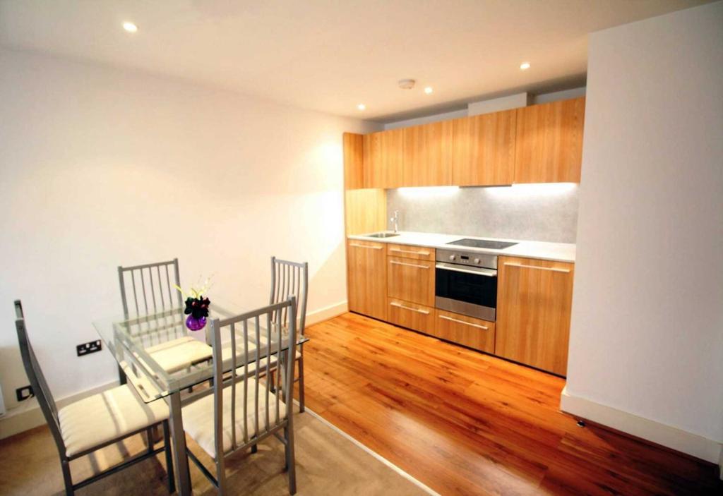 College Street, Ipswich 1 bed apartment £675 pcm (£156 pw) College Street, Ipswich 1 bed apartment £675 pcm (£156 pw)