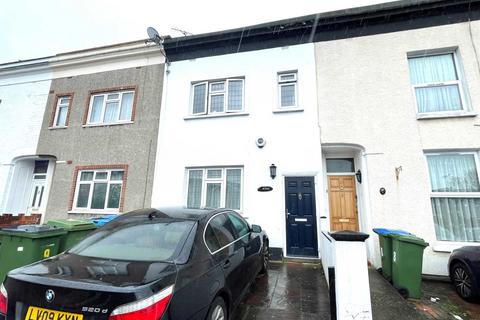 3 bedroom house to rent, Conduit Road, Woolwich, SE18 7AJ